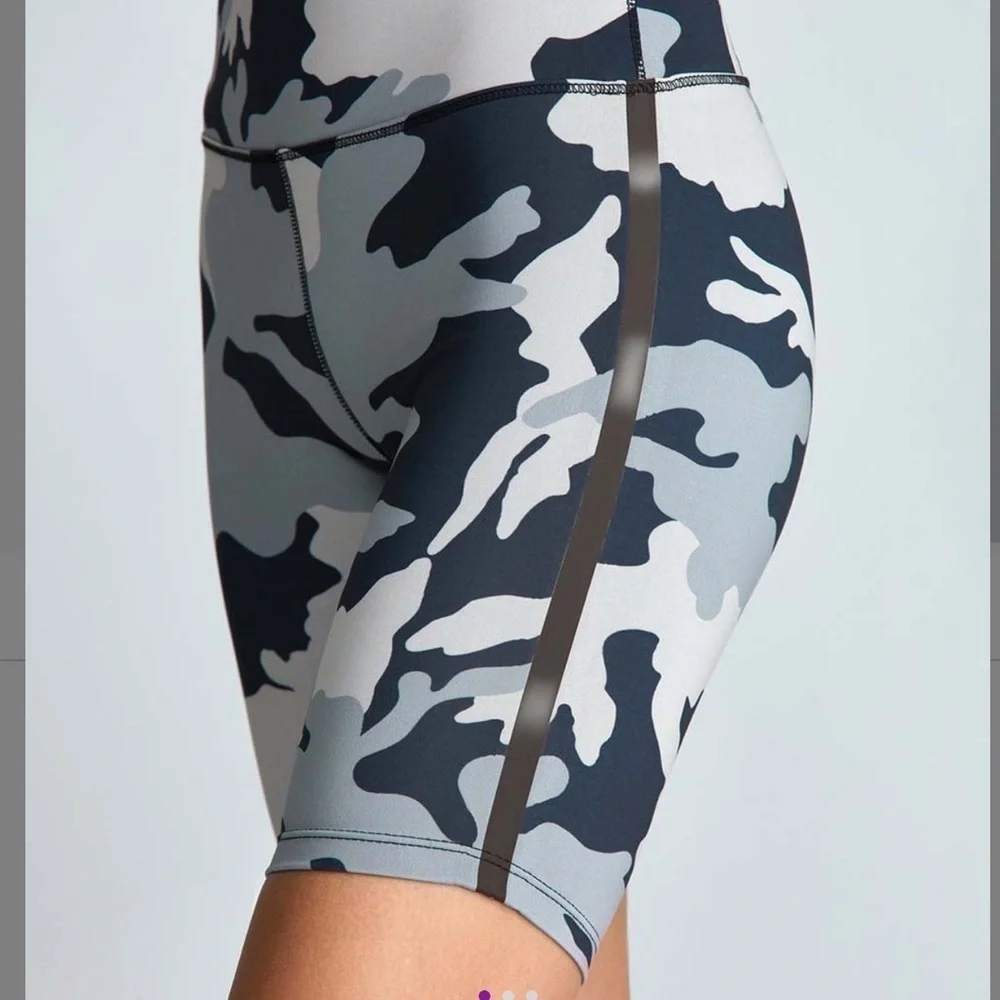 NWT Noli Yoga Cacao Camo Biker Shorts Women’s Size Small